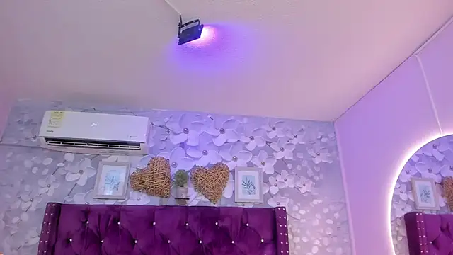 Snapshot of janna_lopez_ chatting on 11-30-25, 11:47 janna lopez online show from 11-30-25, 11:47