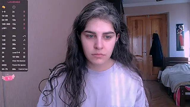 Snapshot of _Roselina_ chatting on 01-21-25, 06:43 Roselina online show from 01-21-25, 06:43