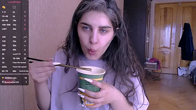 Snapshot of _Roselina_ chatting on 01-22-25, 08:40 Roselina online show from 01-22-25, 08:40