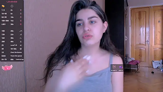 Snapshot of _Roselina_ chatting on 01-23-25, 07:11 Roselina online show from 01-23-25, 07:11