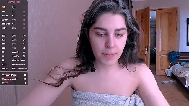 Snapshot of _Roselina_ chatting on 02-02-25, 07:30 Roselina online show from 02-02-25, 07:30