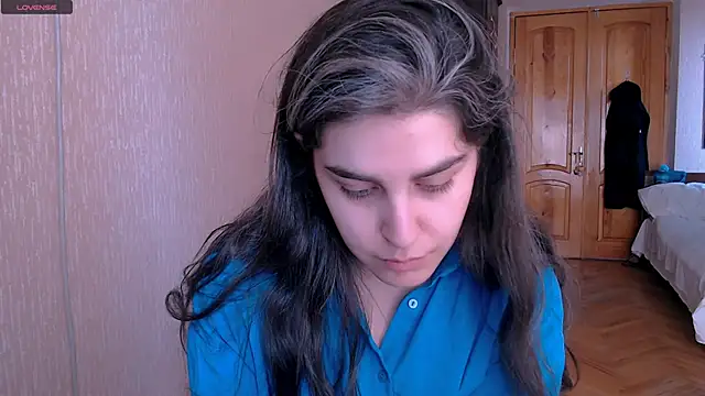 Snapshot of _Roselina_ chatting on 02-07-25, 09:05 Roselina online show from 02-07-25, 09:05