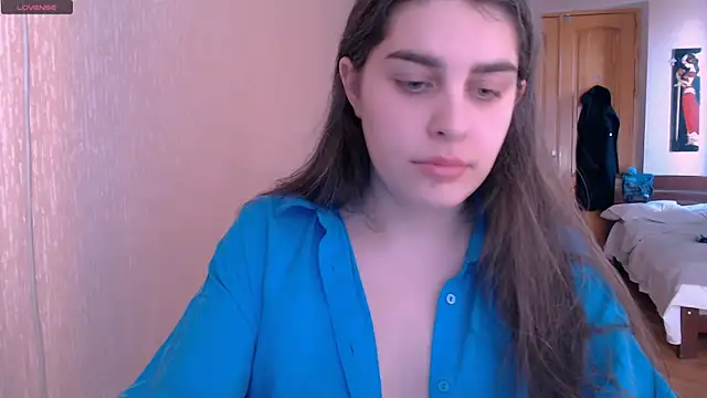 Snapshot of _Roselina_ chatting on 02-07-25, 12:06 Roselina online show from 02-07-25, 12:06