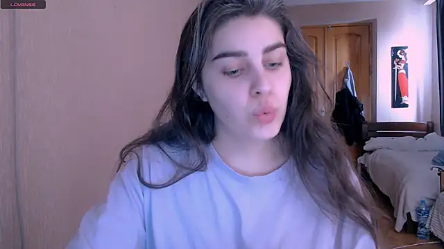 Snapshot of _Roselina_ chatting on 02-26-25, 10:04 Roselina online show from 02-26-25, 10:04