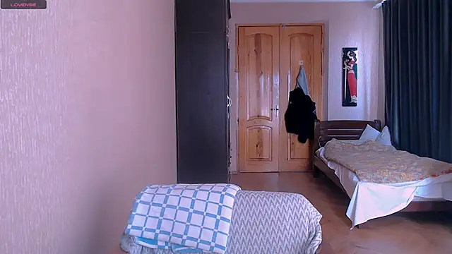 Snapshot of _Roselina_ chatting on 03-02-25, 10:14 Roselina online show from 03-02-25, 10:14