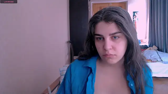 Snapshot of _Roselina_ chatting on 03-09-25, 06:39 Roselina online show from 03-09-25, 06:39