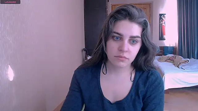 Snapshot of _Roselina_ chatting on 03-11-25, 06:00 Roselina online show from 03-11-25, 06:00