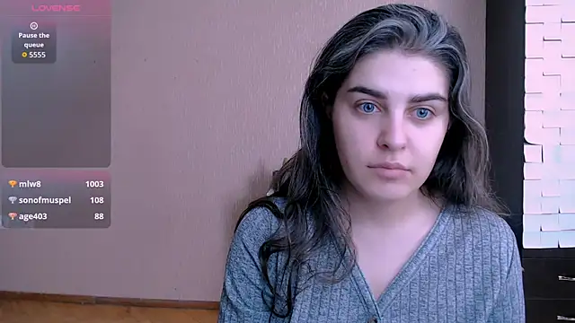 Snapshot of _Roselina_ chatting on 10-09-25, 06:33 Roselina online show from 10-09-25, 06:33