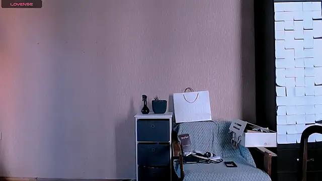 Snapshot of _Roselina_ chatting on 10-19-25, 10:38 Roselina online show from 10-19-25, 10:38