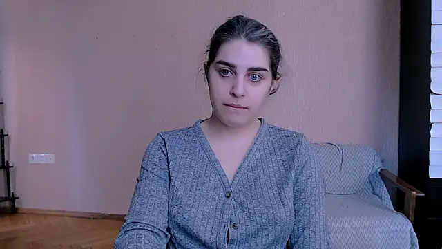 Snapshot of _Roselina_ chatting on 10-30-25, 06:59 Roselina online show from 10-30-25, 06:59