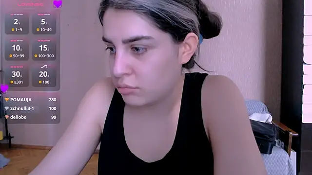 Snapshot of _Roselina_ chatting on 11-03-25, 07:42 Roselina online show from 11-03-25, 07:42