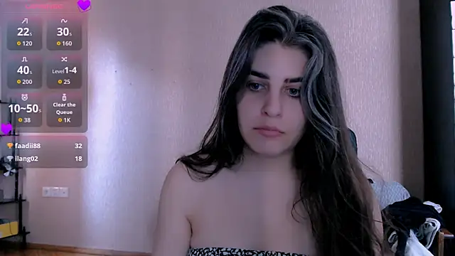 Snapshot of _Roselina_ chatting on 11-13-25, 07:51 Roselina online show from 11-13-25, 07:51