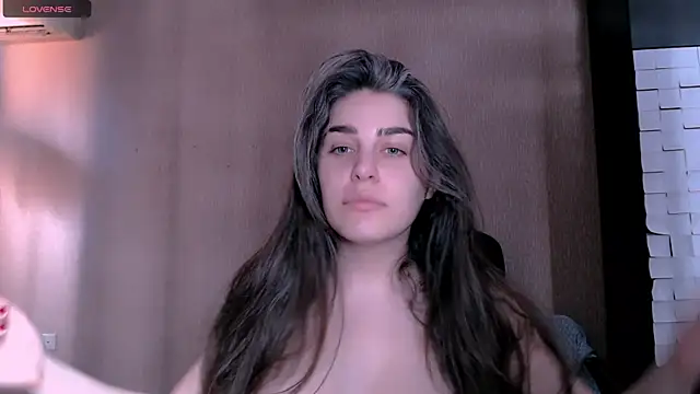 Snapshot of _Roselina_ chatting on 11-18-25, 11:03 Roselina online show from 11-18-25, 11:03