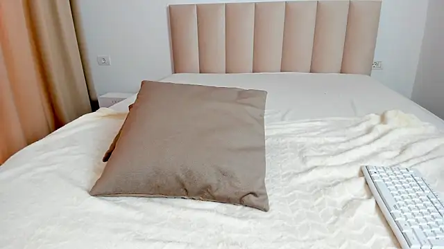 Saradiamond1 online show from 01-26-25, 12:22