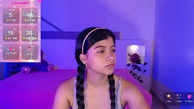 Snapshot of IslaBlaze chatting on 02-04-25, 12:22 IslaBlaze online show from 02-04-25, 12:22