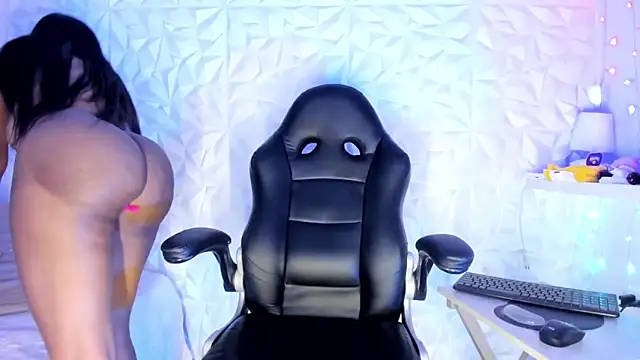 Karen morena online show from 01-24-25, 04:06