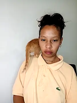 Snapshot of Miss_sparkle00 chatting on 03-13-25, 03:44 Miss sparkle00 online show from 03-13-25, 03:44