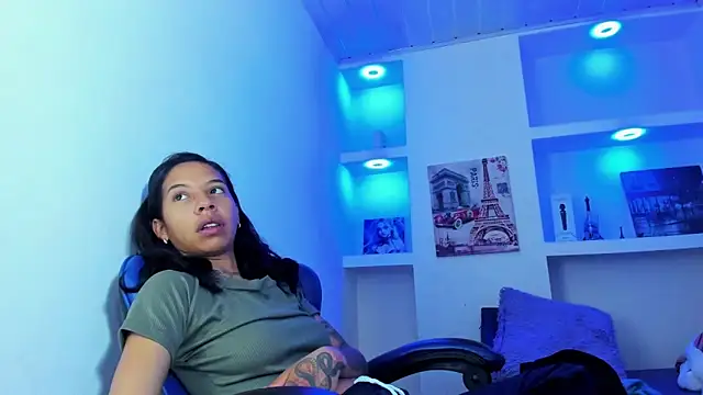 Snapshot of Miss_sparkle00 chatting on 09-10-25, 07:19 Miss sparkle00 online show from 09-10-25, 07:19