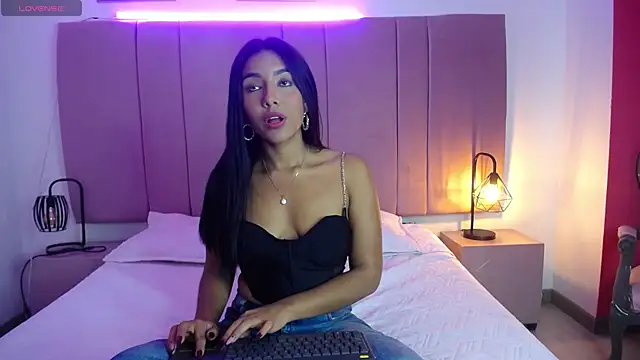 Snapshot of AndySaenzz chatting on 01-17-25, 12:52 AndySaenzz online show from 01-17-25, 12:52