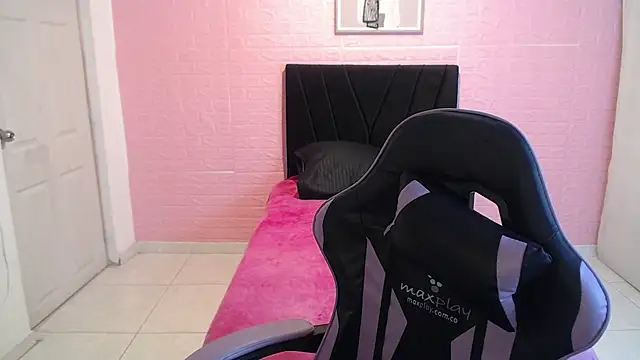 DULCE1609 online show from 04-17-26, 08:23