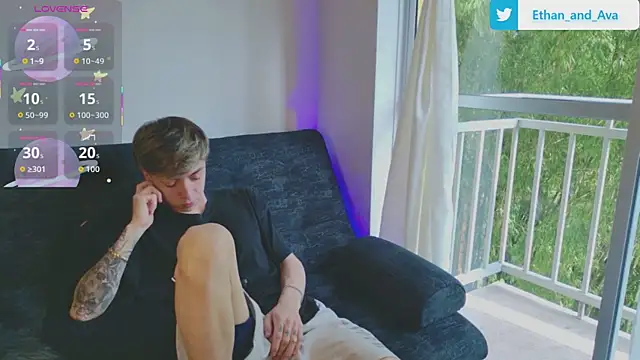 Snapshot of ethan_and_ava chatting on 11-05-25, 12:38 ethan and ava online show from 11-05-25, 12:38