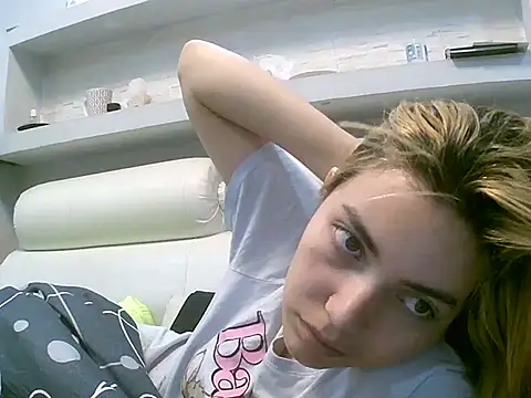 VittoriaTaylor online show from 10-12-25, 12:31