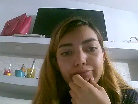 VittoriaTaylor online show from 03-20-26, 05:51