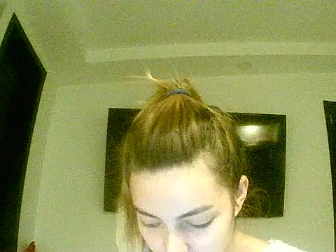 Snapshot of VittoriaTaylor chatting on 03-22-26, 12:58 VittoriaTaylor online show from 03-22-26, 12:58