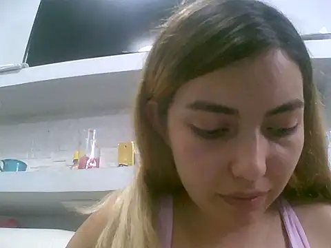 Snapshot of VittoriaTaylor chatting on 03-25-26, 04:07 VittoriaTaylor online show from 03-25-26, 04:07