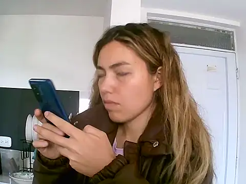 Snapshot of VittoriaTaylor chatting on 04-18-26, 06:34 VittoriaTaylor online show from 04-18-26, 06:34
