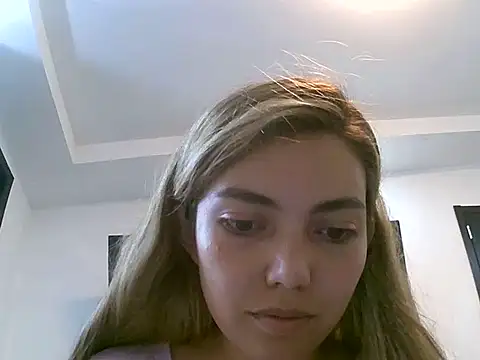 Snapshot of VittoriaTaylor chatting on 04-27-26, 10:30 VittoriaTaylor online show from 04-27-26, 10:30