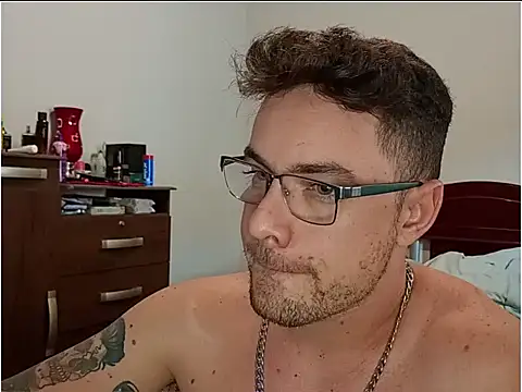Dyllan   online show from 04-21-26, 02:23