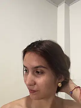 Snapshot of Bella_still chatting on 07-16-26, 01:39 Bella still online show from 07-16-26, 01:39