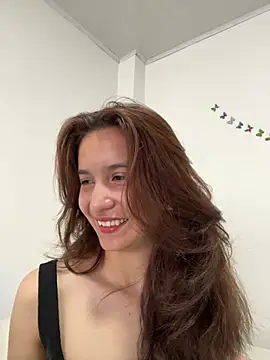 Snapshot of Bella_still chatting on 07-18-26, 01:37 Bella still online show from 07-18-26, 01:37