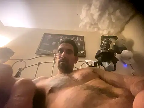 Snapshot of hornycouple818 chatting on 11-29-25, 09:12 hornycouple818 online show from 11-29-25, 09:12