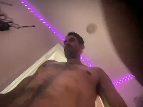 Snapshot of hornycouple818 chatting on 12-05-25, 12:36 hornycouple818 online show from 12-05-25, 12:36