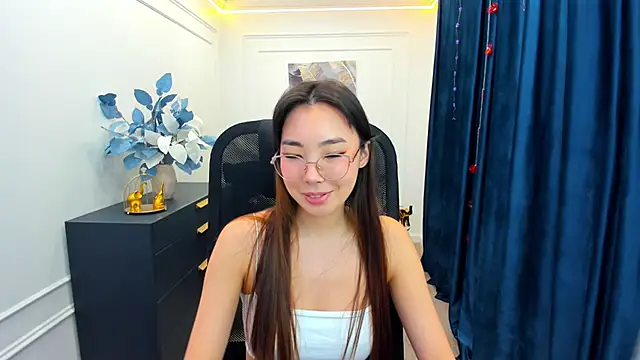 Snapshot of AnnaReyla chatting on 11-27-25, 11:34 AnnaReyla online show from 11-27-25, 11:34