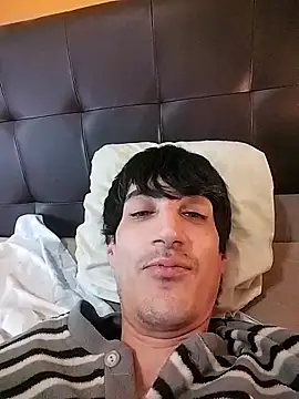 Snapshot of moutt99 chatting on 01-19-25, 11:34 moutt99 online show from 01-19-25, 11:34