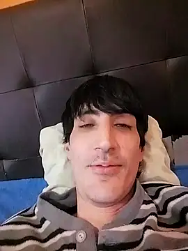 Snapshot of moutt99 chatting on 01-20-25, 10:29 moutt99 online show from 01-20-25, 10:29