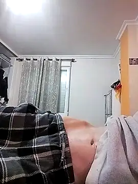 Snapshot of moutt99 chatting on 12-13-25, 07:53 moutt99 online show from 12-13-25, 07:53