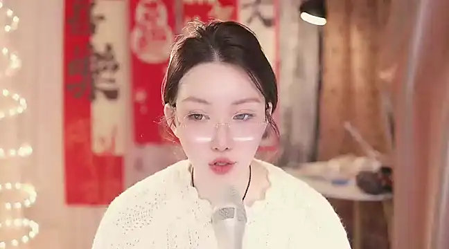 Snapshot of Dou-Dou-er chatting on 02-07-25, 03:41 Dou-Dou-er online show from 02-07-25, 03:41