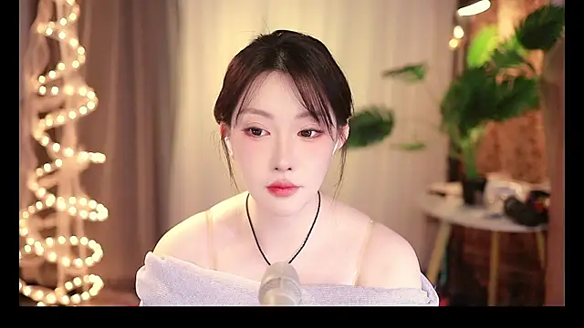 Snapshot of Dou-Dou-er chatting on 03-02-25, 03:59 Dou-Dou-er online show from 03-02-25, 03:59