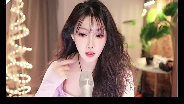 Snapshot of Dou-Dou-er chatting on 03-03-25, 11:11 Dou-Dou-er online show from 03-03-25, 11:11