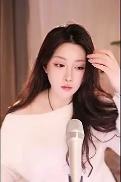 Snapshot of Dou-Dou-er chatting on 03-04-25, 07:41 Dou-Dou-er online show from 03-04-25, 07:41