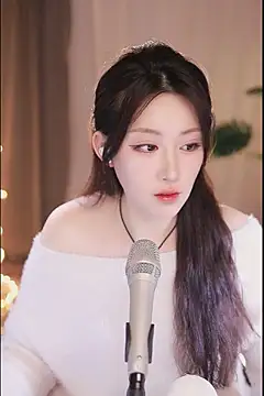 Snapshot of Dou-Dou-er chatting on 03-04-25, 01:49 Dou-Dou-er online show from 03-04-25, 01:49