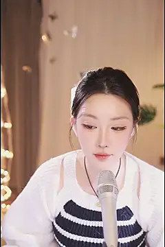 Snapshot of Dou-Dou-er chatting on 03-05-25, 01:28 Dou-Dou-er online show from 03-05-25, 01:28