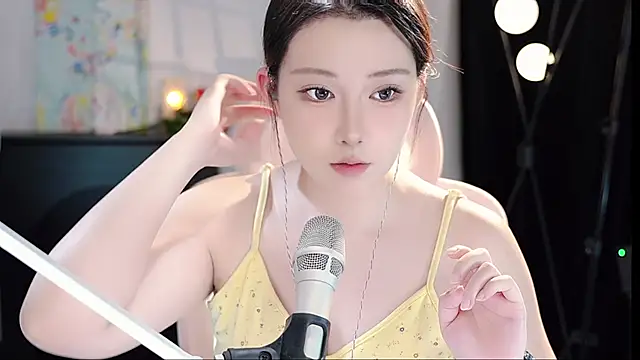 Snapshot of Dou-Dou-er chatting on 09-10-25, 02:55 Dou-Dou-er online show from 09-10-25, 02:55