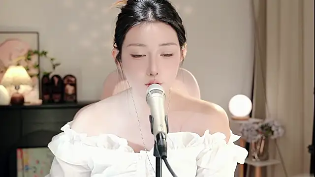 Snapshot of Dou-Dou-er chatting on 11-12-25, 01:44 Dou-Dou-er online show from 11-12-25, 01:44