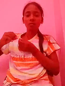 Snapshot of Divya-2007 chatting on 06-12-26, 07:40 Divya-2007 online show from 06-12-26, 07:40