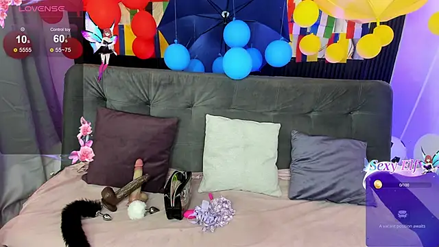 Snapshot of lucie_petite chatting on 06-15-26, 09:50 lucie petite online show from 06-15-26, 09:50